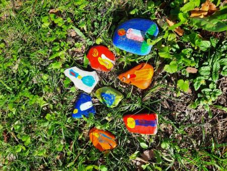 Nagrobni kamenčki s svečkami 1